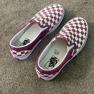 size women’s 7.5 checkered vans